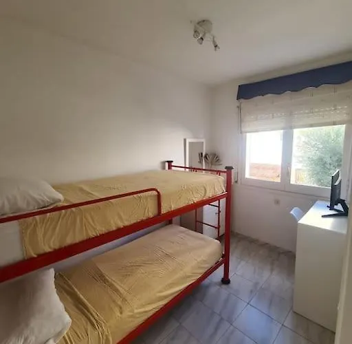 Beachside 2-bd Near Barcelona 아파트