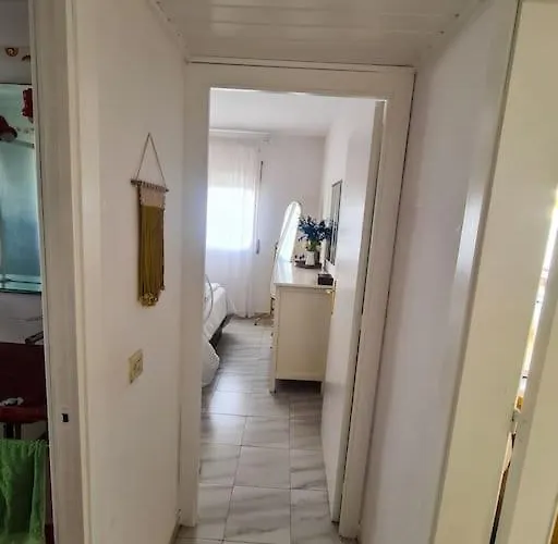 Beachside 2-bd Near Barcelona 아파트 *