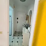 Beachside 2-bd Near Barcelona Lägenhet *