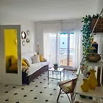 Beachside 2-bd Near Barcelona Lägenhet