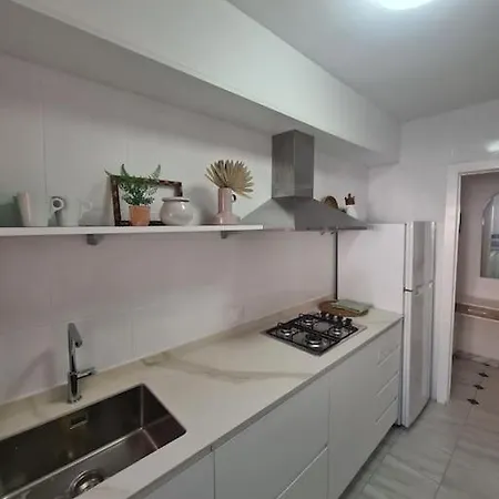 Beachside 2-bd Near Barcelona Lejlighed *