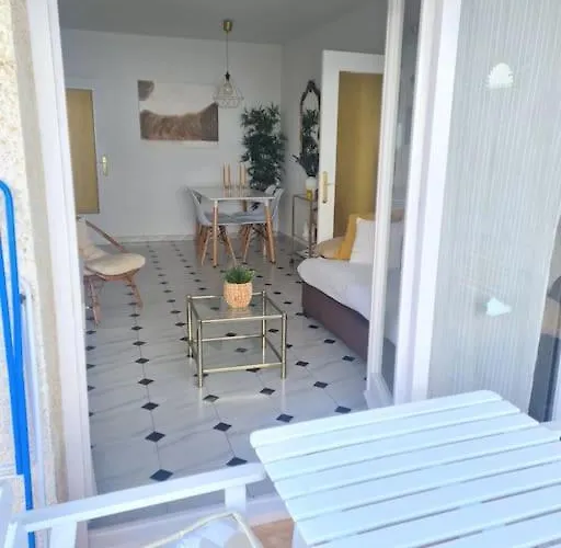 Beachside 2-bd Near Barcelona *